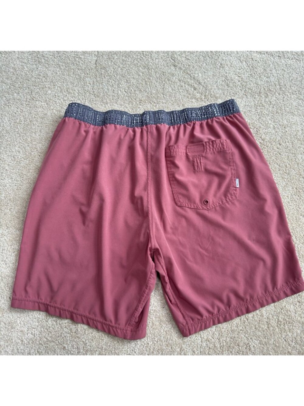 Vuori Kore Shorts 7" Mens Lg Gray Salt Water Red Athletic Drawstring Lined V302 - Picture 3 of 9